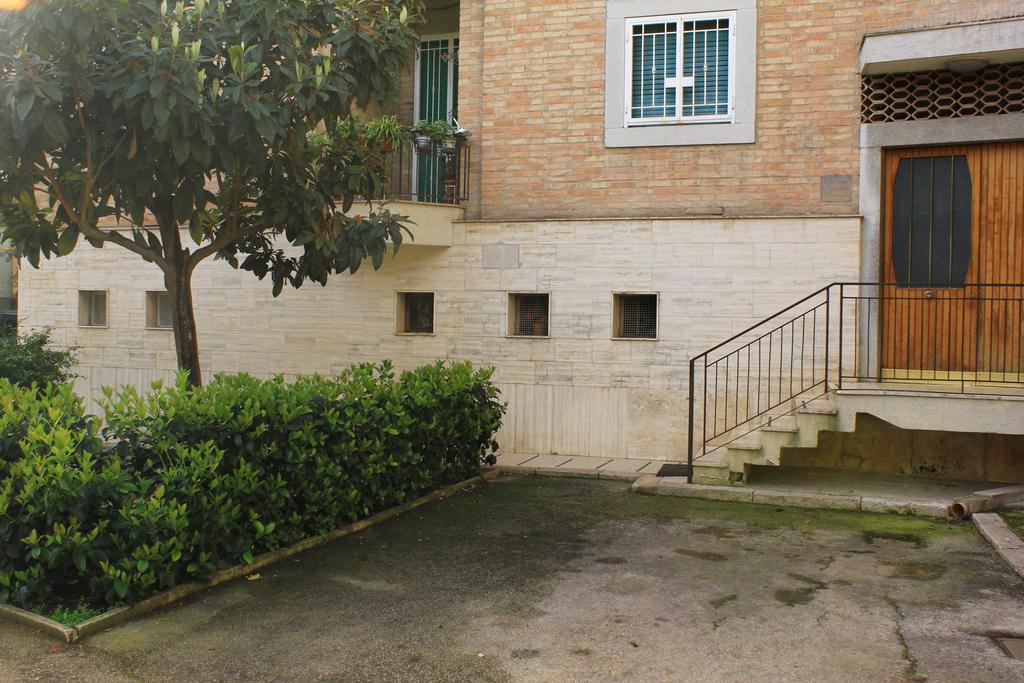 B&B Il Giardino In Citta - Parcheggio Privato Gratuito フォッジア エクステリア 写真